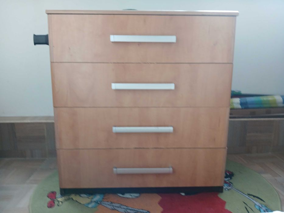Corp mobilier in stare buna,cu sertare incapatoare