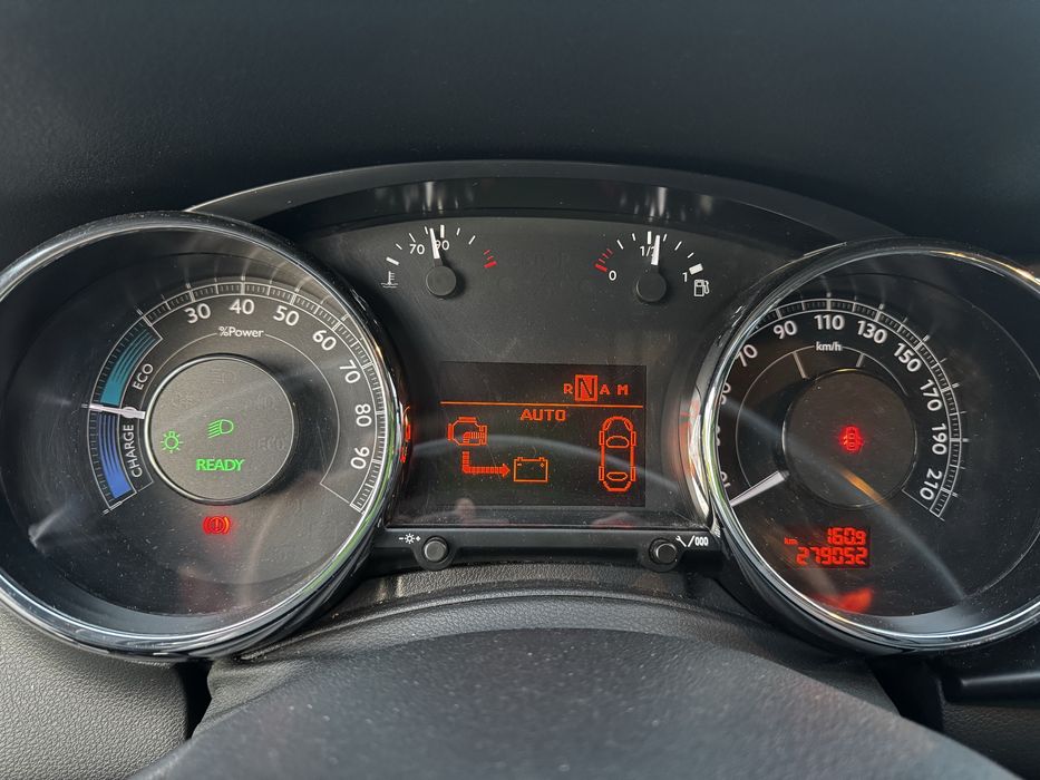 Peugeot 3008 Hybrid4 2014 Facelift| 4X4 | Stare foarte buna |