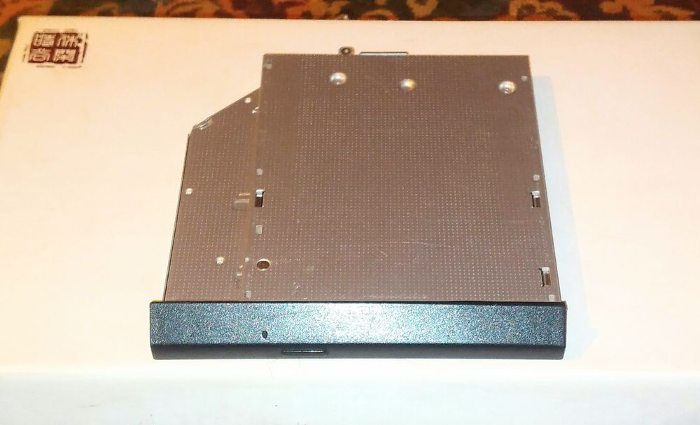 Дисковод для ноутбука.