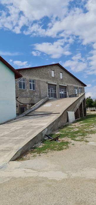 Închiriez 2000 mp - spațiu industrial/clinica/sala sport/depozitare