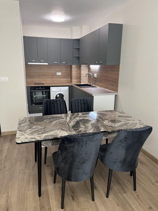 Дава се под наем Двустаен апартамент в Пловдив, Център - 70 кв.м за 510 € - Снимка #2