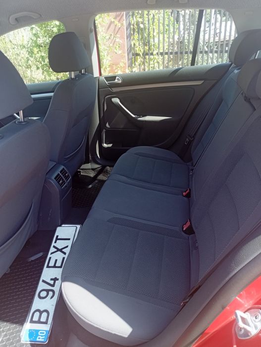 Vând Volkswagen Golf 5