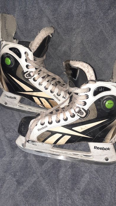 Продам коньки REEBOK
