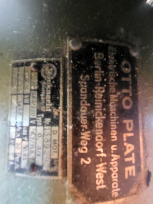 Circular original cu o pânză