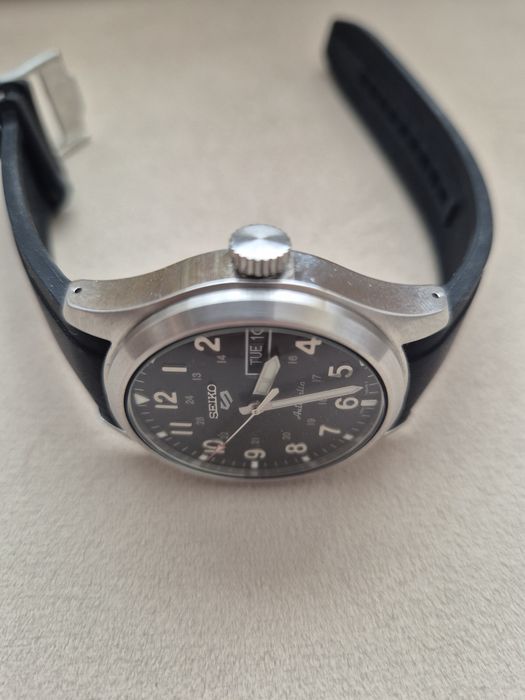 Механические часы Seiko.