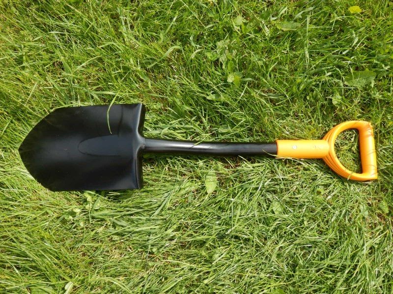 Лопаты металлические