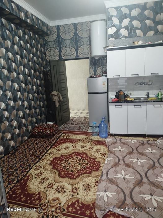 Ката квадратли Уй сотилади