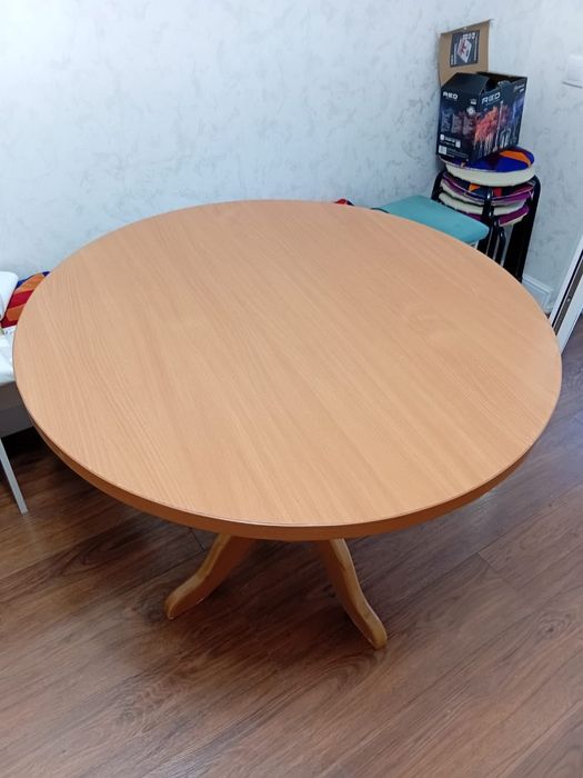 Продам кухонный стол