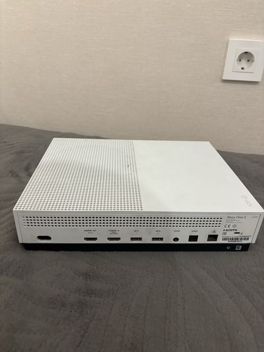 Xbox one s  1 тб