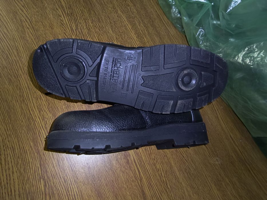 Продам ботинки рабочие 41 размер