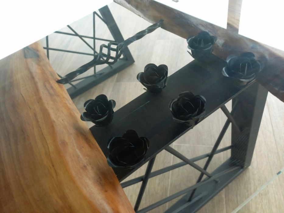 Дизайнерски ръчно изработени маси от масив орех и ковано желязо