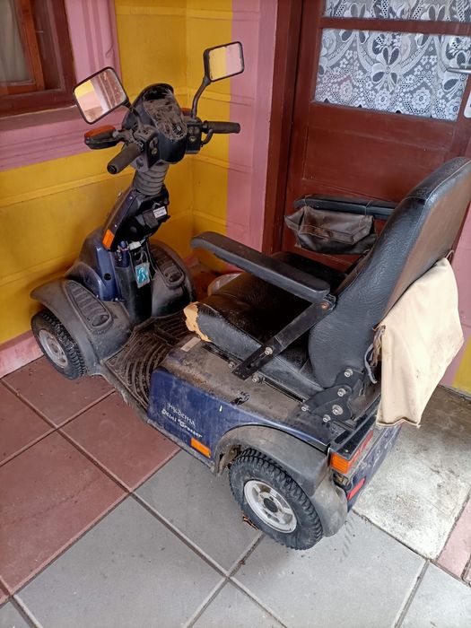 Triciclu electric,functional dar si pentru piese.