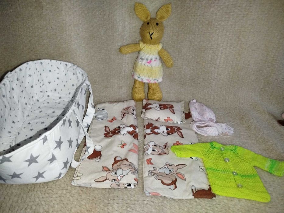 Плетена кукла с аксесоари и кошче