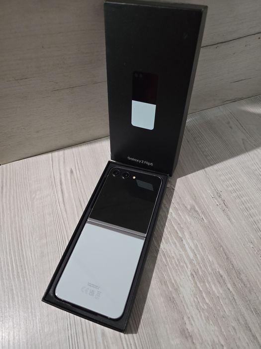 Samsung Z Flip5 256gb