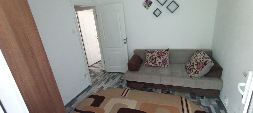 Vând apartament cu doua camere Oituz
