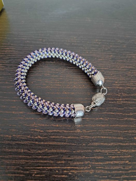 Уникалнa гривнa от японски MIYUKI мъниста, изцяло ръчна изработка