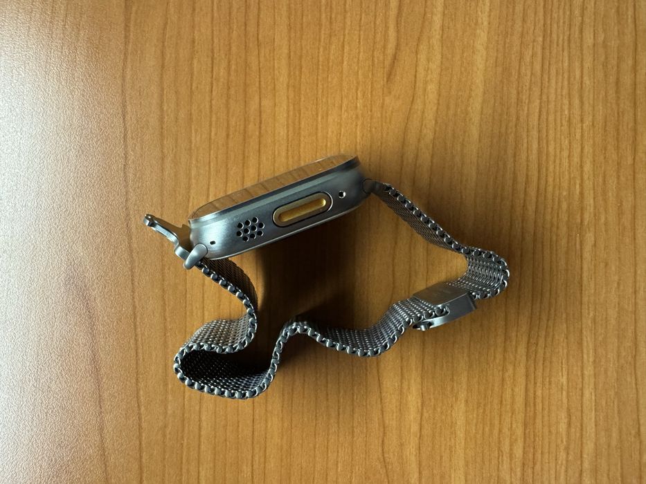 Apple Watch Ultra 2 Natural Titanium Milanese + coletie bratari