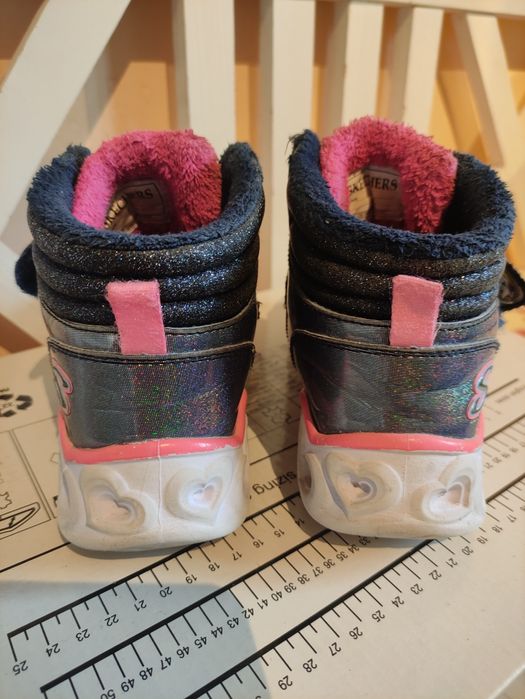 Детски апрески и боти