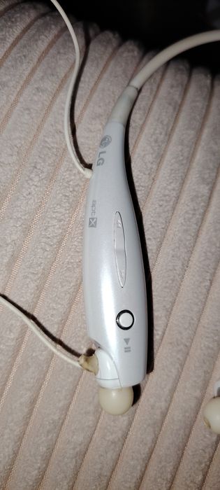 Безжични слушалки LG