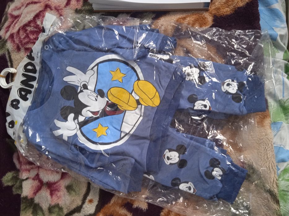 Продам  много новых костюмчиков другие.