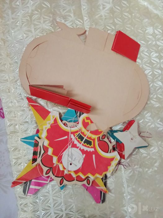 Ёлочные игрушки , гирлянды , конфети , корзиночки ( СССР )