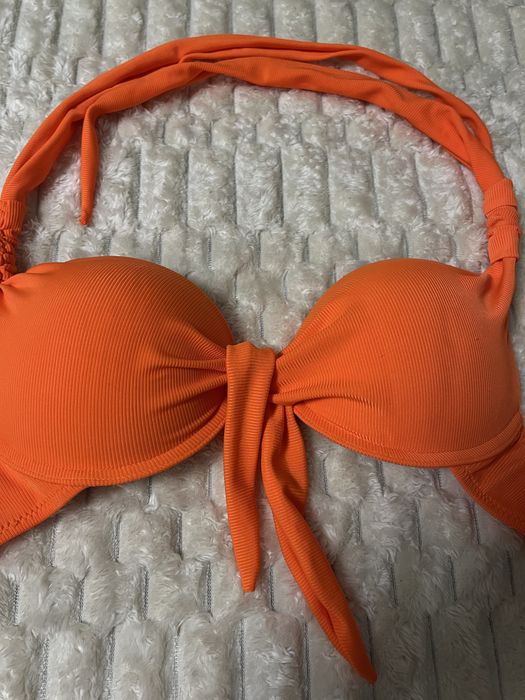 Продам новый купальник с 2 вариантами плавок