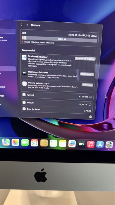 iMac 21.5” | insotit de Magic Keyboard si Magic Mouse