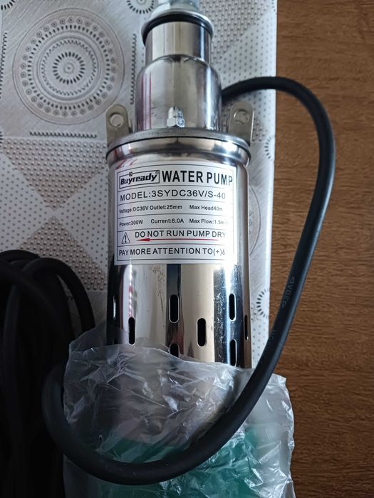 Потопяема соларна водна помпа