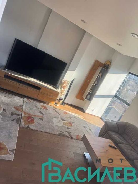 Продава се Тристаен апартамент в София, Център - 132 кв.м за 1237 €/кв.м - Снимка #1