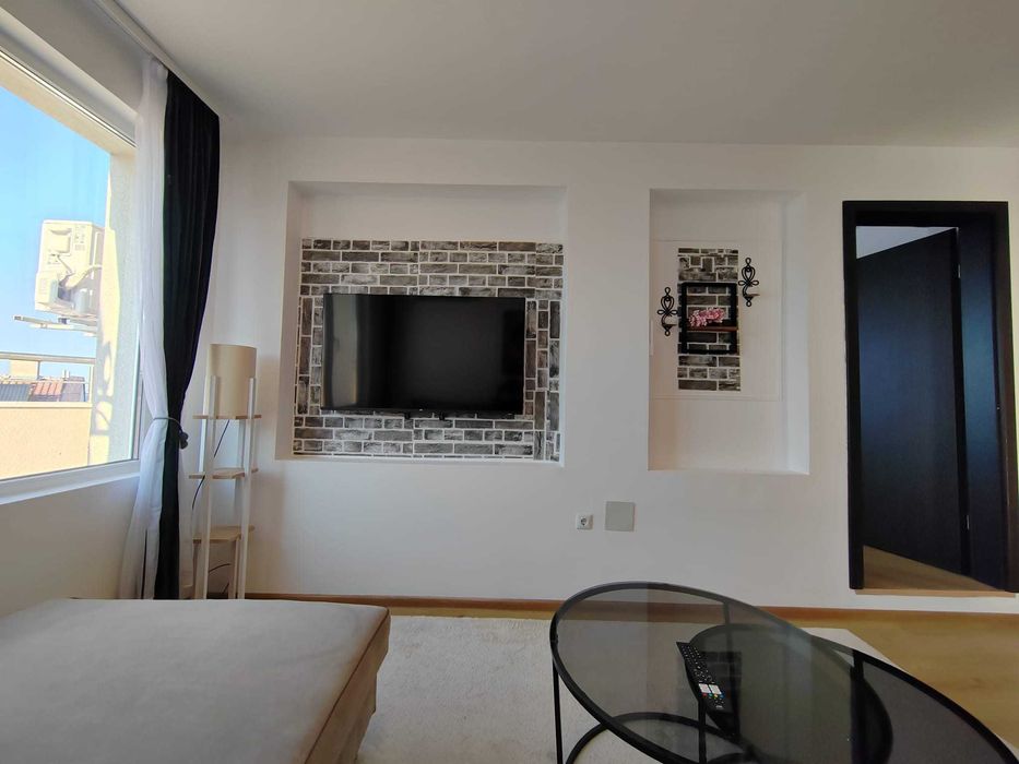 Дава се под наем Четиристаен апартамент в Бургас, Лазур - 144 кв.м за 1097.01 € - Снимка #4