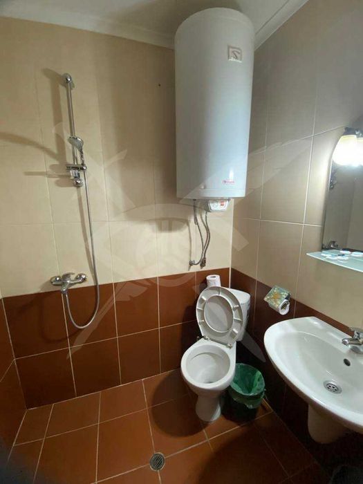 Дава се под наем Едностаен апартамент в к.к. Св.Св. Константин и Елена - 38 кв.м за 400 € - Снимка #2