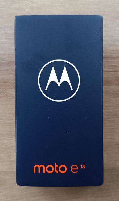 Телефон Motorola E13 Чисто нов...
