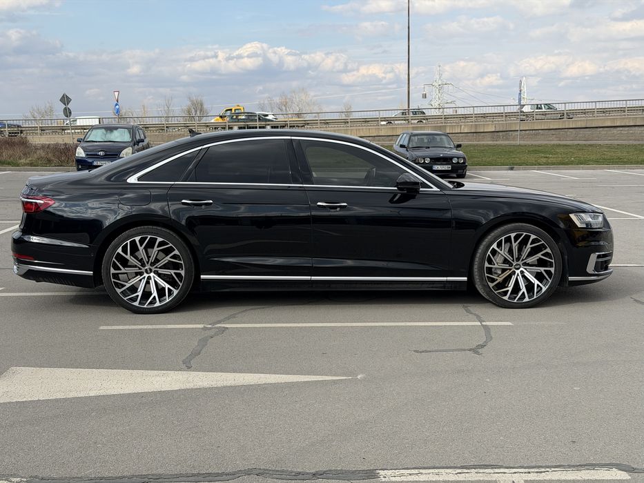 Ауди А8 55TFSI 4x4 Tvx2