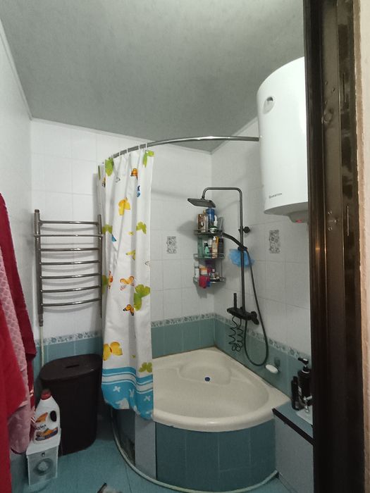 Квартира 5-ти комнатная с мебелью в Саттепо.