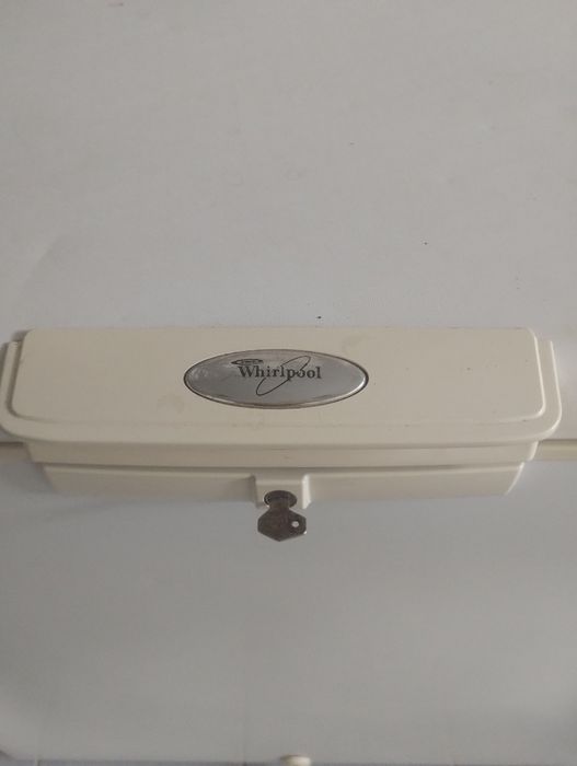 Ladă frigorifică Whirlpool 170L - Îngheață perfect / Preț redus
