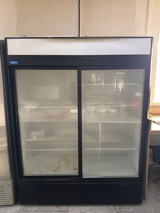 Продам витринный холодильник