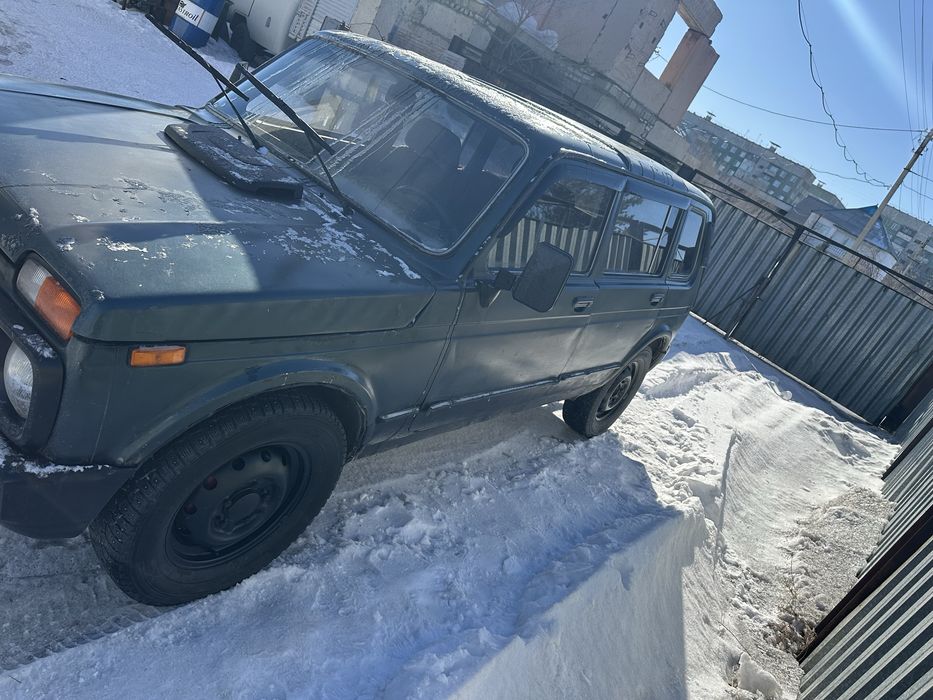 Продам ниву  инжектор  2002 года