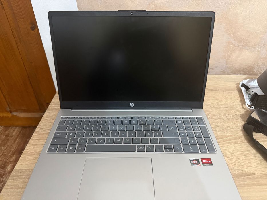 Se vinde Laptop mai multe detalii in privat