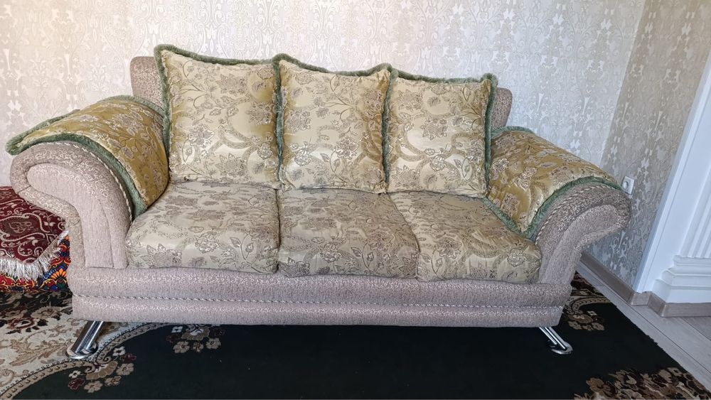 Диваны хорошем состоянии