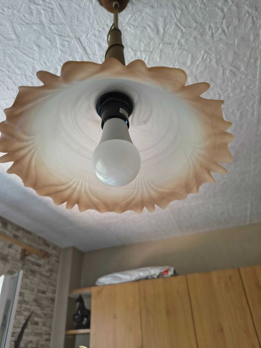 Продавам  Нов полилей тройка и осветително тяло за кухня