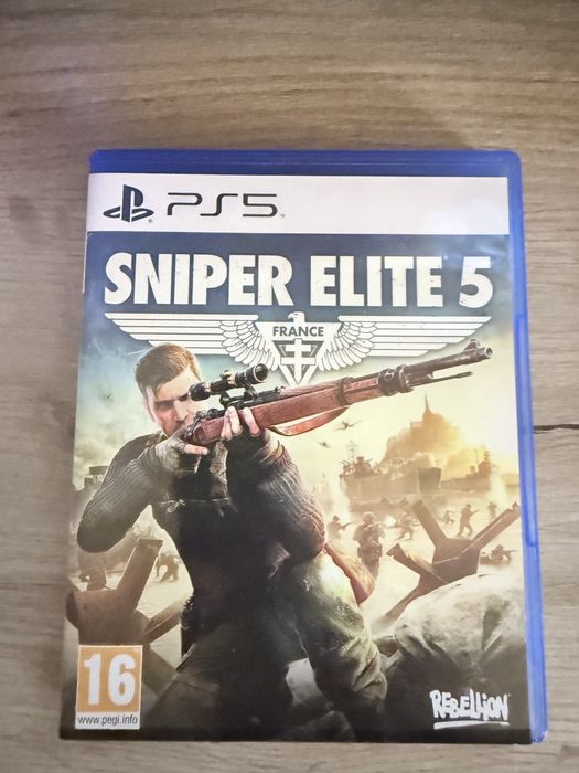 Vand Red Deat Redemption  2 si Sniper Elite 5 inpecabile