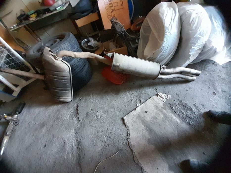 Продам глушитель Ауди А4