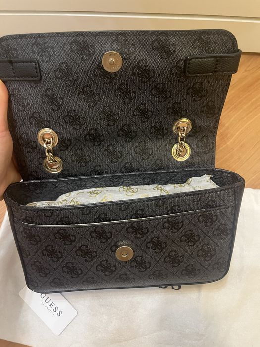 Кожена чанта GUESS