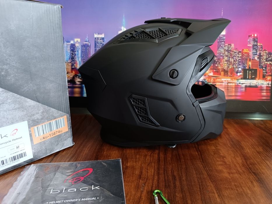 Мото шлем от бренда BLACK STREET