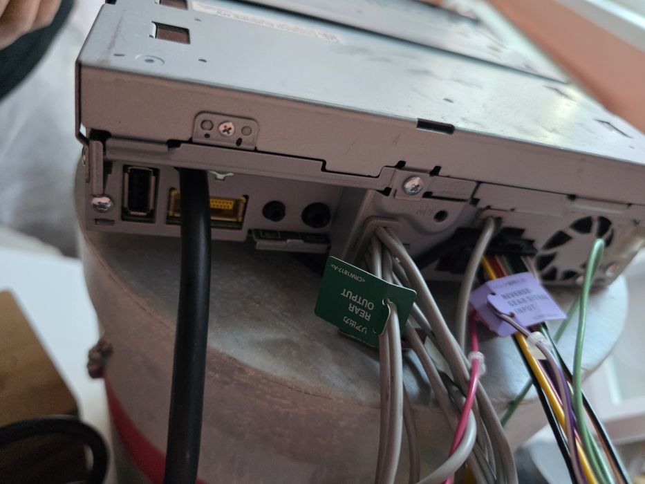Продавам Pioneer avh-z7200dav
