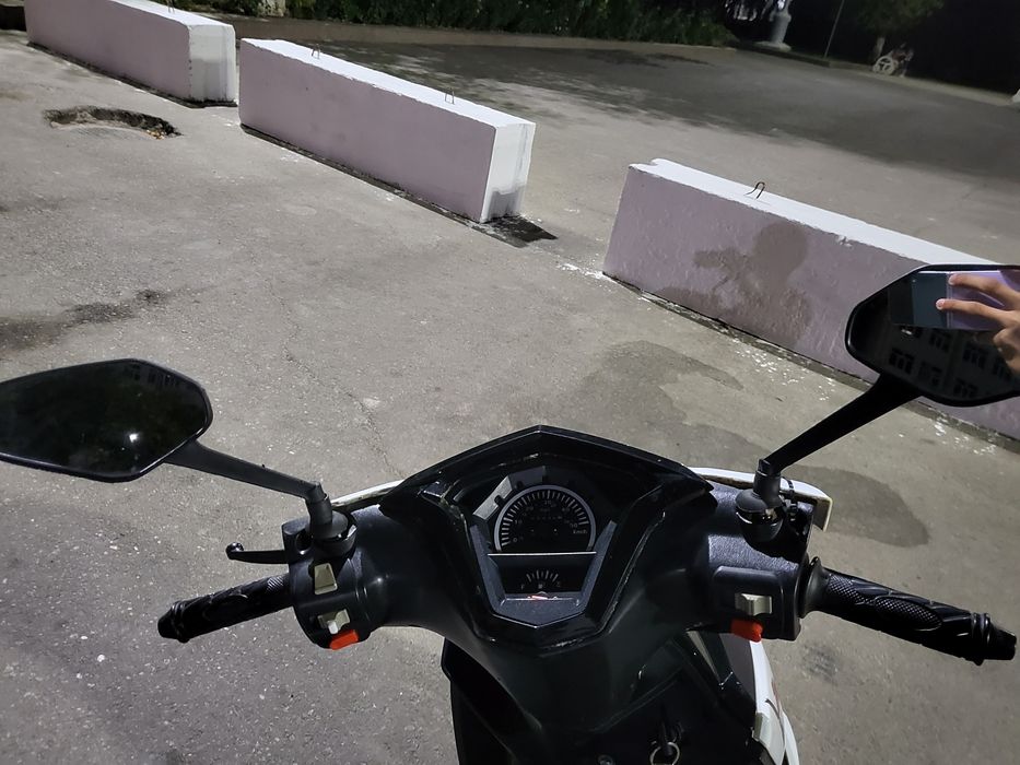 Skuter sotiladi narx keliwiladi