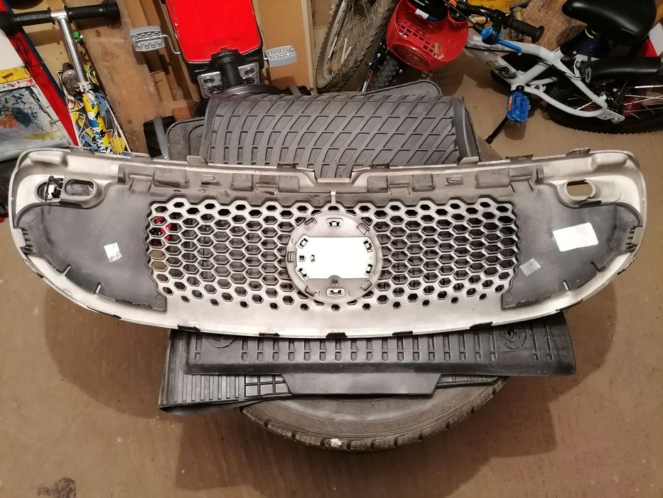 Grila fata (masca) + carcasa oglinda auto Smart W435