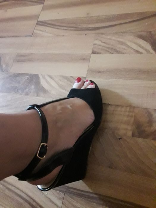 Продам стильные босоножки