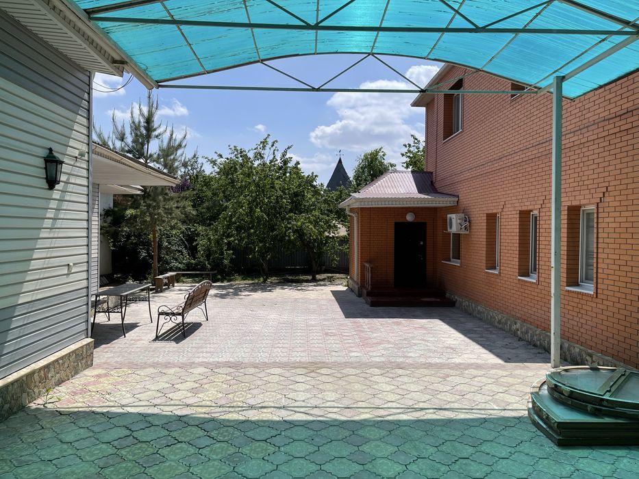Продается 2-х этажный дом в жил городке