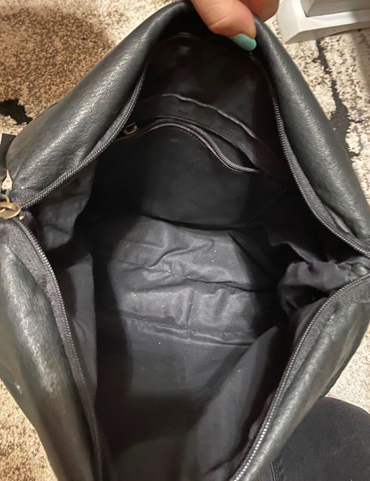 Дамска черна чанта Patra Mara от естествена кожа